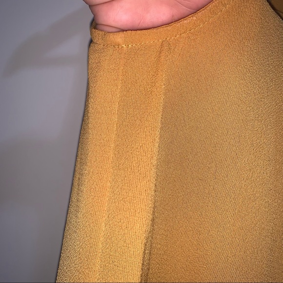 🌷5/$20 Women’s Mustard Color Sleeveless Top - Picture 4 of 6